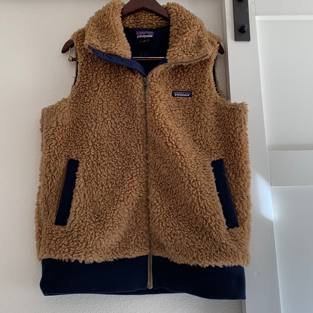 Brown Pantagonia vest. Gently used. Non smoking.